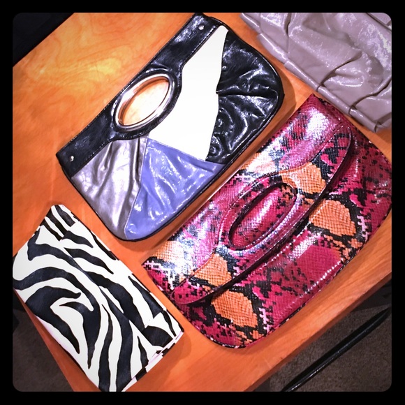 Simply Vera Vera Wang Handbags - STEAL 💥 ALL 4 For $20 Clutch BUNDLE 👛 👛 👛 👛